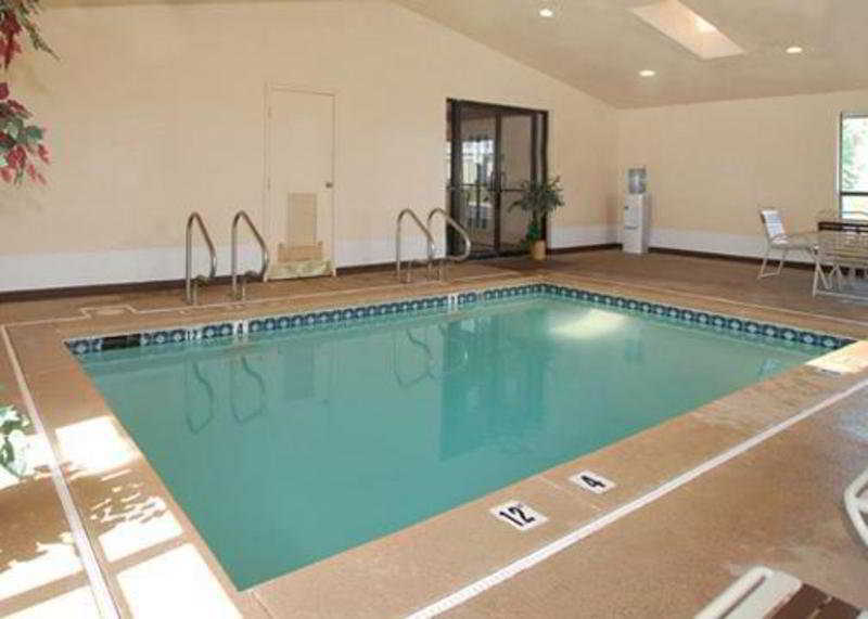 Quality Inn Broken Arrow - Tulsa Съоръжения снимка